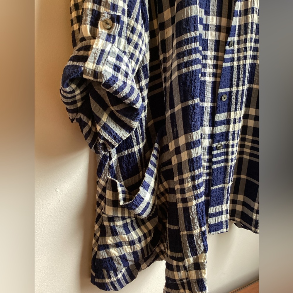 Trisha Tyler Button down - Picture 5 of 11